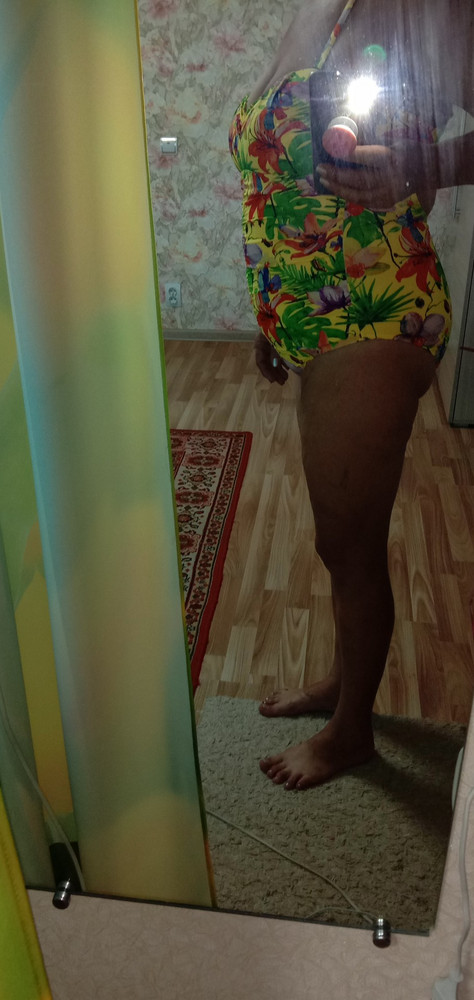 У меня рост 170/52 ,не молодая, но мне очень понравился купальник. Оставила, ну животик его уже не куда не денешь. Купальник очень понравился 🤩👍👍👍.Все пишут на короткий рост,нет, можно и выше ростом ,купальник огонь.