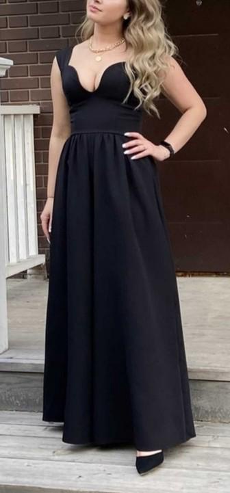 Вещь просто 🔥
Качественный и эффектный, рекомендую. 
Немного пришлось подогнать под свой рост 161см, убавила лямки и длину. 
Брала М, слегка тесновато в талии. 
Бюстгалтер ношу 80 С, либо 75 D.