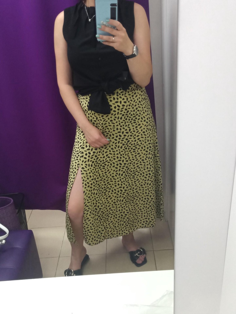 Неплохая юбка, но на мне размер 48 смотрится неочень...выбрала другую