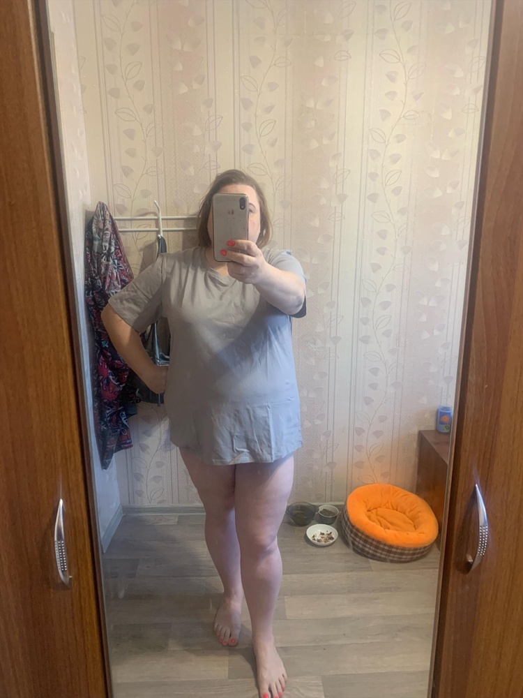 Хорошая базовая футболочка, приятная к телу  На 130-120-130 см подошел 62 размер