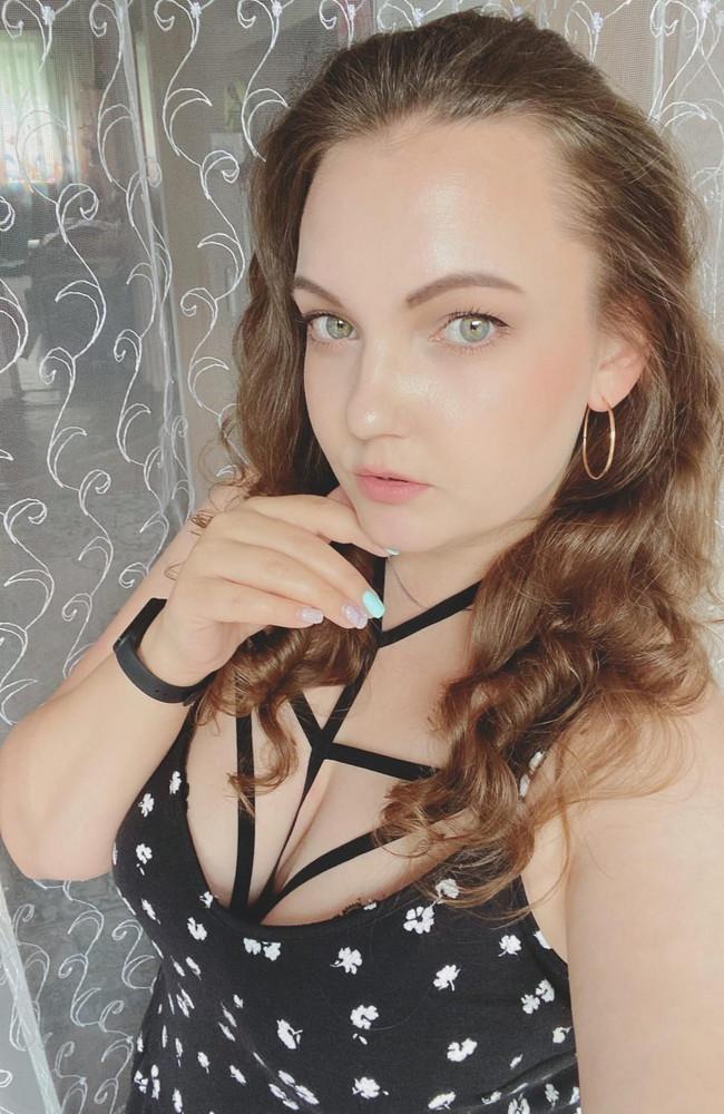 Красивая вещица, которая добавит изюминку в любой образ. Советую.