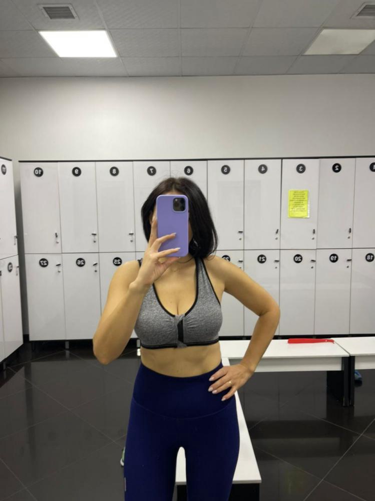 Отличный бра, хорошая ткань но самое классное это молния - просто и легко одевать и снимать после интенсивных тренировок. Ориентировалась на объём спины под грудью.