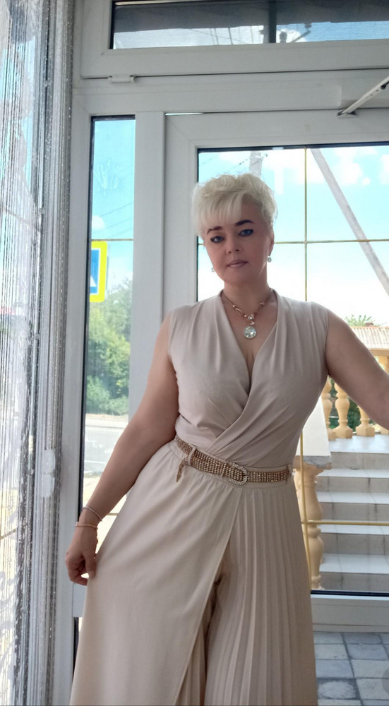 Всём доброго времени суток❗В первую очередь очень хочу выразить благодарность производителю и магазину WB , за этот замечательный боди👍❗На мои параметры рост-160, 102-78-102 подошёл очень хорошо, мне нравиться, я конечно же не модель и не стройная девушка, многим думаю не понравятся фото и поставят дизлайк😊😉, но фото выставляю, девочкам оставившим фото с комментарием огромная благодарность🙏, реально помогли с выбором. Девочки, в, ем удачных покупок👍❗