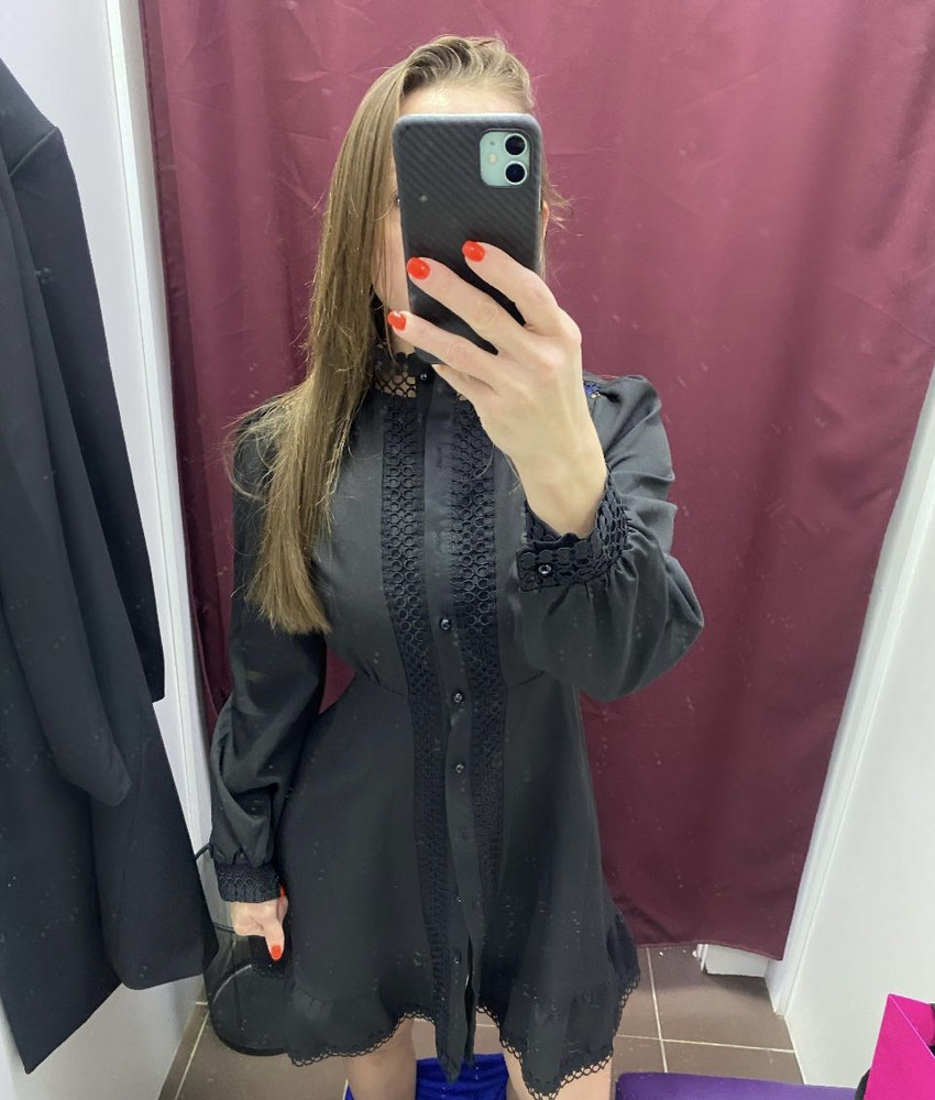 Невероятное платье 🥰 Не могла никак определится,чёрное или белое 🤪пришлось брать оба 😂🤩 Единственное, очень жаль что синтетика . Ношу 44,но взяла 46.