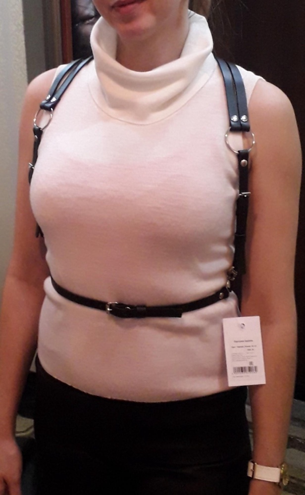 Стильная штучка. Ношу 42 р-р, заказала 40-42. Село отлично.