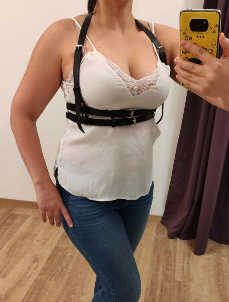 Впервые купила подобный аксессуар. Выглядит интересно. Надевала на день рождения, многие оценили ))