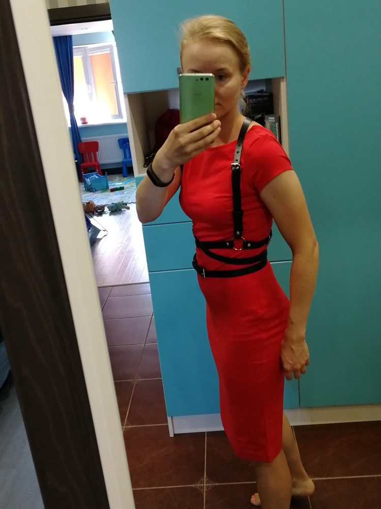 Потрясная штука. Размер подошёл. Качество отличное. Натуральная кожа. Любую простую вещь преображает сразу. Рекомендую!