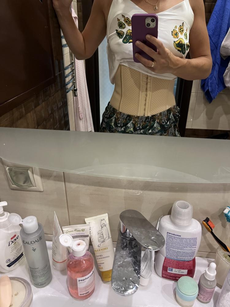 Корсет просто огонь!не нарадуюсь!взяла чтоб носить на работу,в офис,в нем сутулиться невозможно