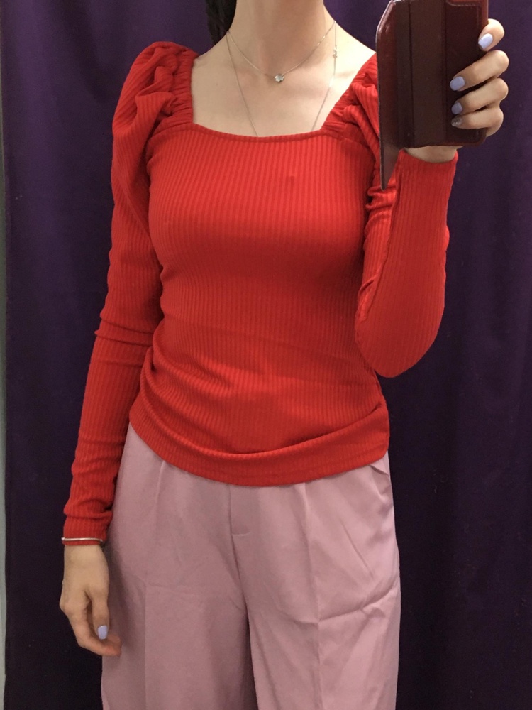 Все классно, но мне с рукавами как-то не понравилось. И цвет сам по себе красивый, но не мой. Может кому понадобится фото с красной ))