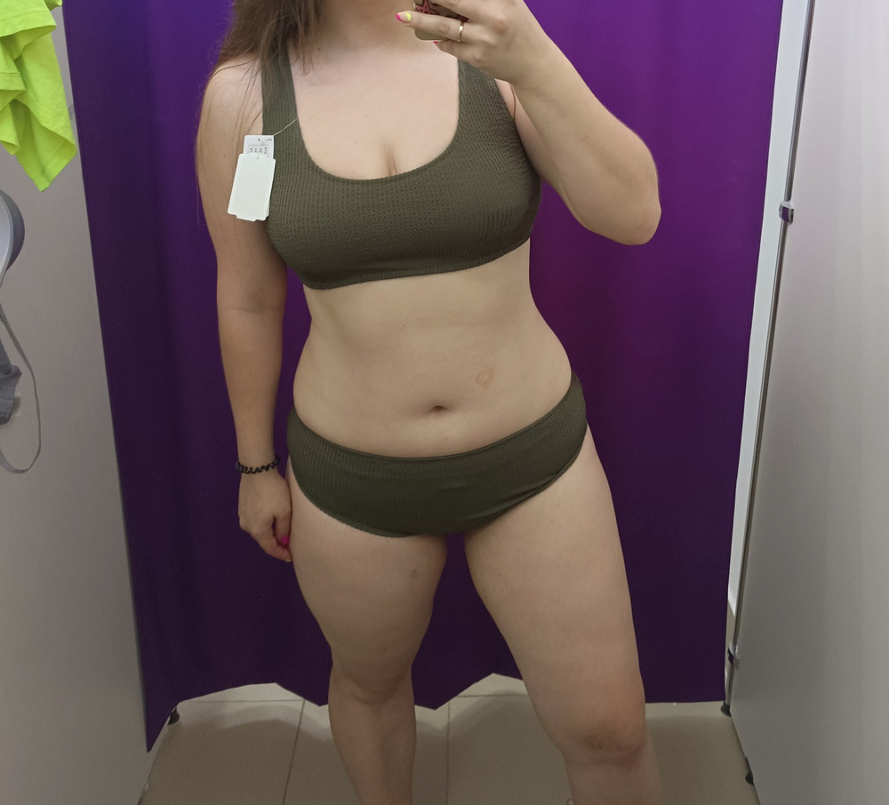 Особо ничего не ждала, но купальник оказался удобным, мне подошёл. ОГ 102 ОТ 86 ОБ 114. Было написано, что если сомневаетесь в размере-берите меньше. Так и сделала, не прогадала