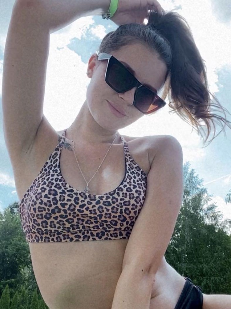 Удобный,красивый,с чашечками