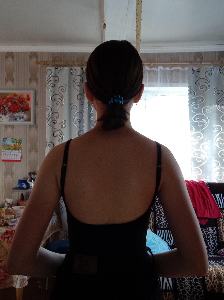 Топ отличный! Думала будет хуже, но нет. Стоит своих денег. Резинка плотно прилегает с телу, лямки регулируются, чашечки плотные. Я в восторге!