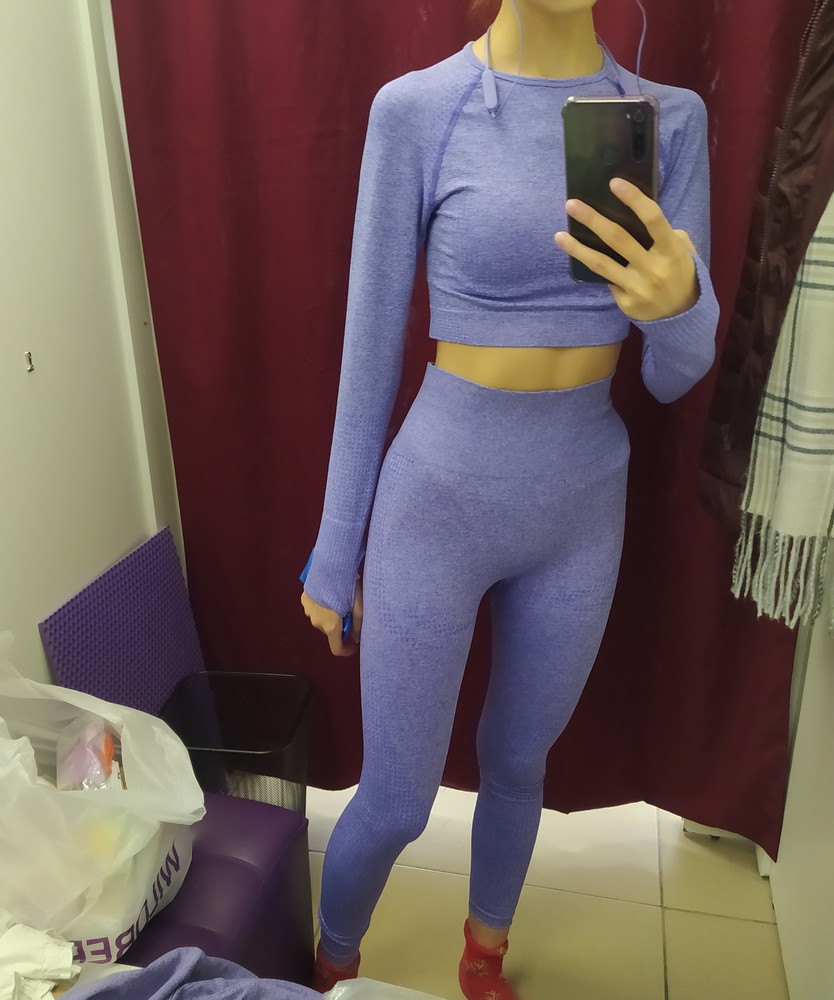 Качество хорошее, но мне не подошло. Резинка в талии неплотно прилегала( петли на руках неприятно оттягивали большой палец. Топик очень красивый. Швы хорошие, нитки не торчат. Так что заказывайте - примеряйте