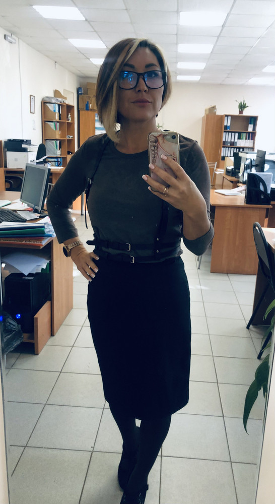 Очень удобная, выглядит не вульгарно, ремни мягкие, регулируются по размеру и росту. Я очень довольна, однозначно рекомендую 👍