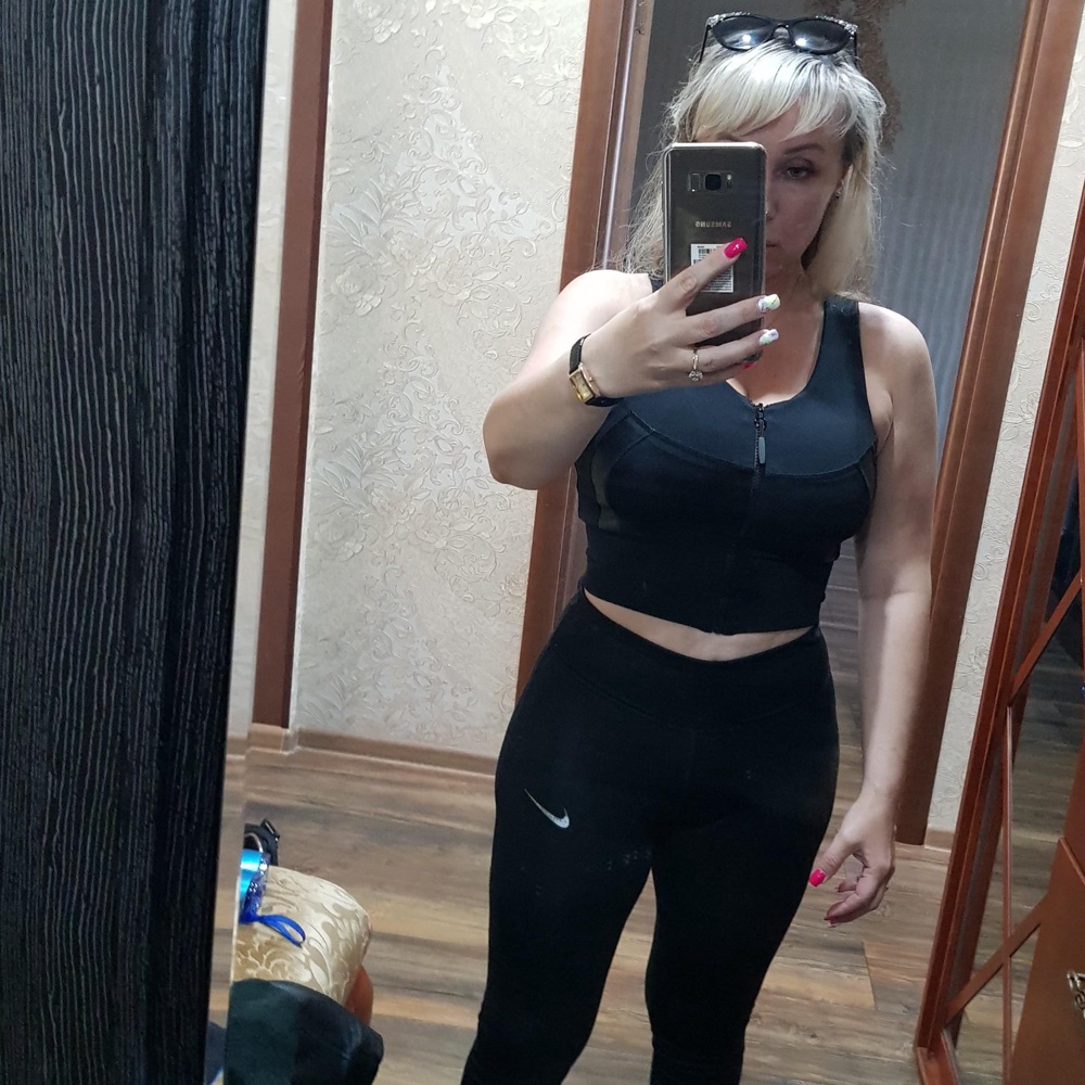 А мне топ подошёл, тут видать не рост главное, а наличие груди. Рост 152 ОГ95.  75Е. Поддержка средняя. Я занимаюсь саклом, но думаю для бега не подойдёт, хотя всё индивидуально.