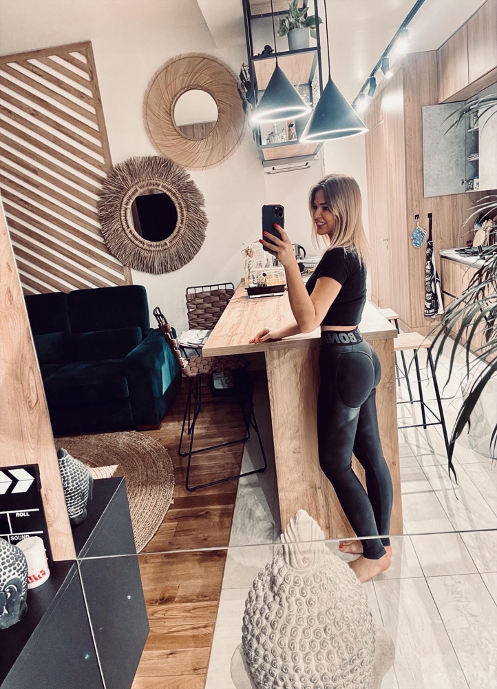 Выглядят очень классно, но качество материала к сожалению крайне низкое, жить им не долго