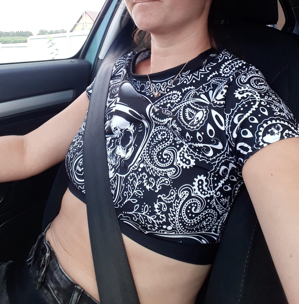 Размер s подойдёт на 42-44, 44. Разм груди до 3. Ткань как купальник