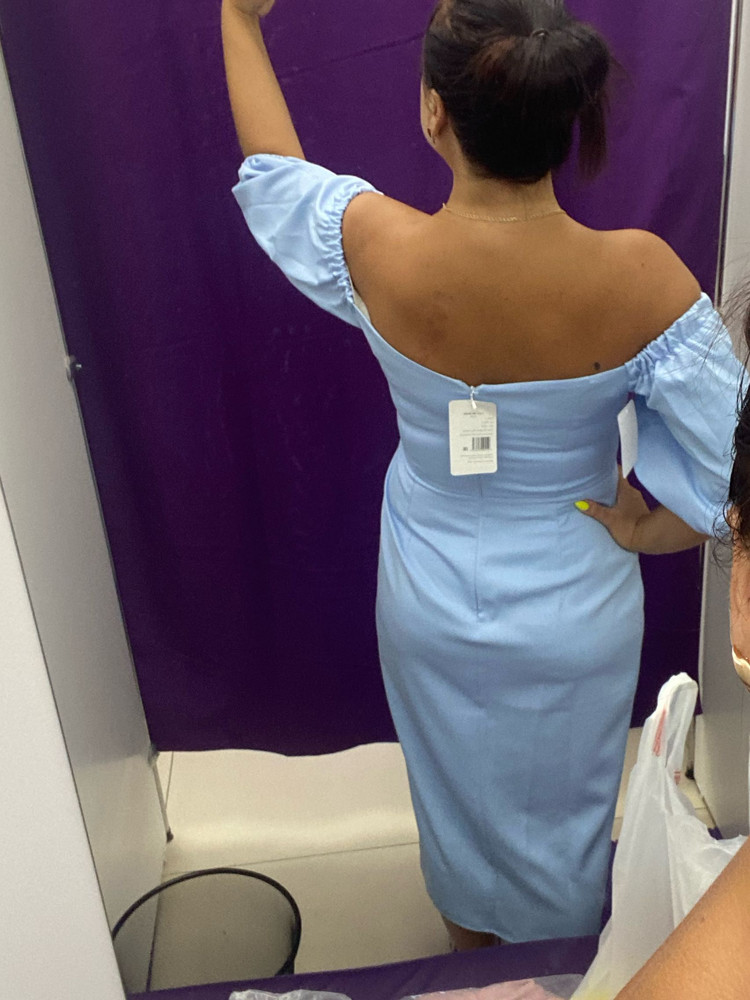 Платье пришло в отличной состоянии , на свой 48, взяла 50 размер , село идеально) к покупке советую)