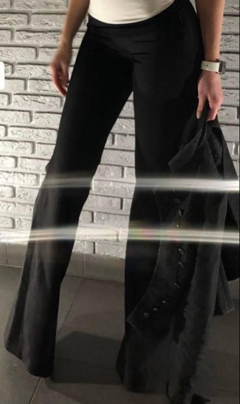 Так подчеркнуло мою фигуру что я сама на себя засмотрелась. На мой рост 175 еще запас остался по длине, как раз с каблуком.