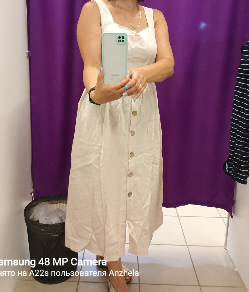 Красивое платье, но отказ. На моих 160 см не смотрится, скорее для высоких. Длинное, в нем как баба на самоваре. Ещё сильно просвечивает.