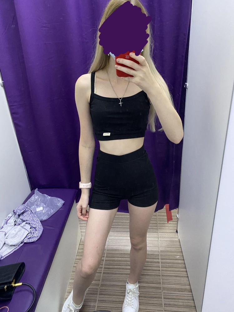 Комплект прикольный, но очень открытый