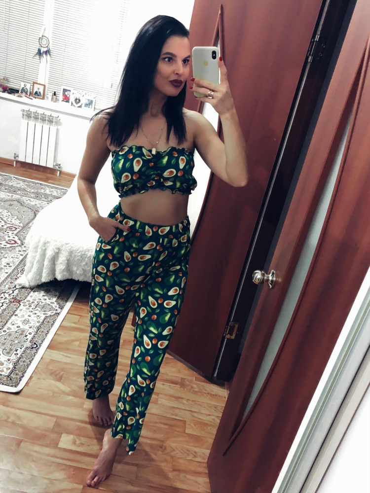 Я довольна 🥰 Боялась что топ будет слетать ночью, но нет, все Хорошо. Прикольная, приятная к телу пижамка. Сразу постирала, не полиняла. Дальше будет видно ☺️ Но за такую цену, супер 🤗