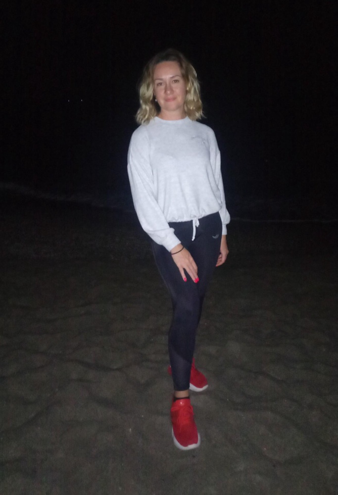 Плотные, отличные тайтсы. Не просвечивают бельё, корректируют живот если есть))) Пришли целые, хорошо упакованы.