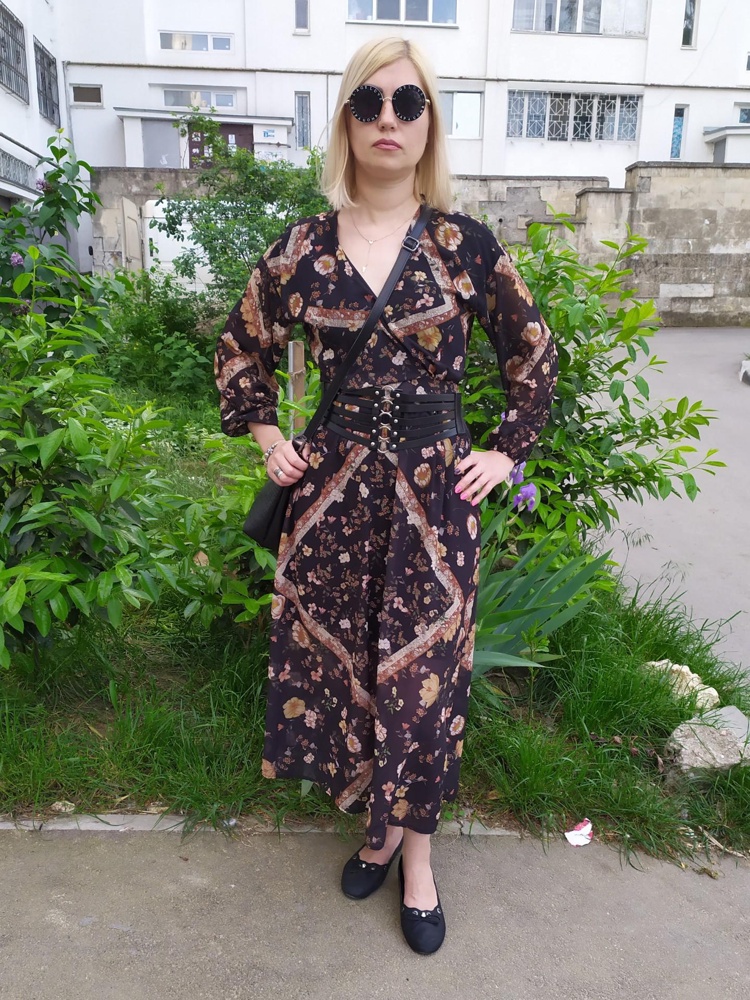 Отличный ремень,аккуратно пошит,на талию 74 немного большеват,невобтяжку