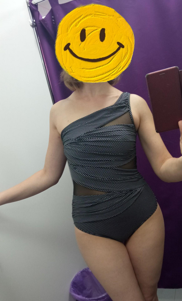 Купальник 🔥 огонь!  Сидит плотно, подтягивает, все недостатки скрывает. Ткань плотная.На свой 44 р. взяла 40 р-р производителя. Я очень довольна. Очень оригинальный! Спасибо.