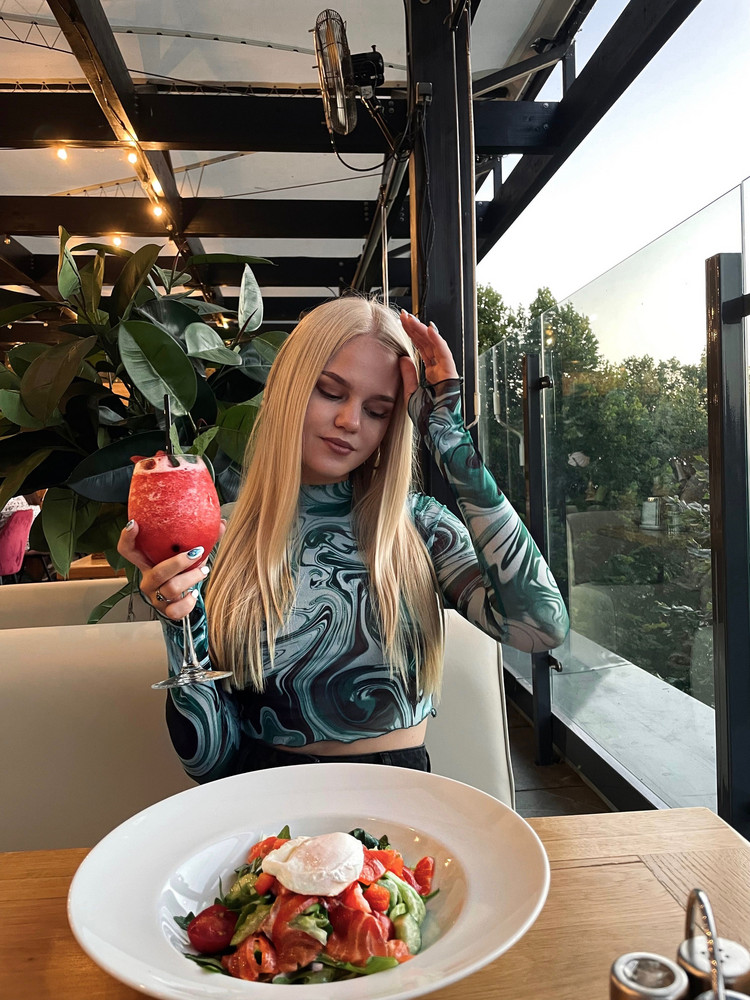 сетка распускается по швам.