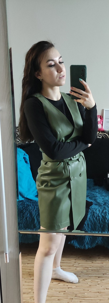 На свои параметры 88-64-94 взяла 44 размер, сидит хорошо, не в облегает. В двух цветах брала чёрный и молочный.  Сразу примерила с сарафаном