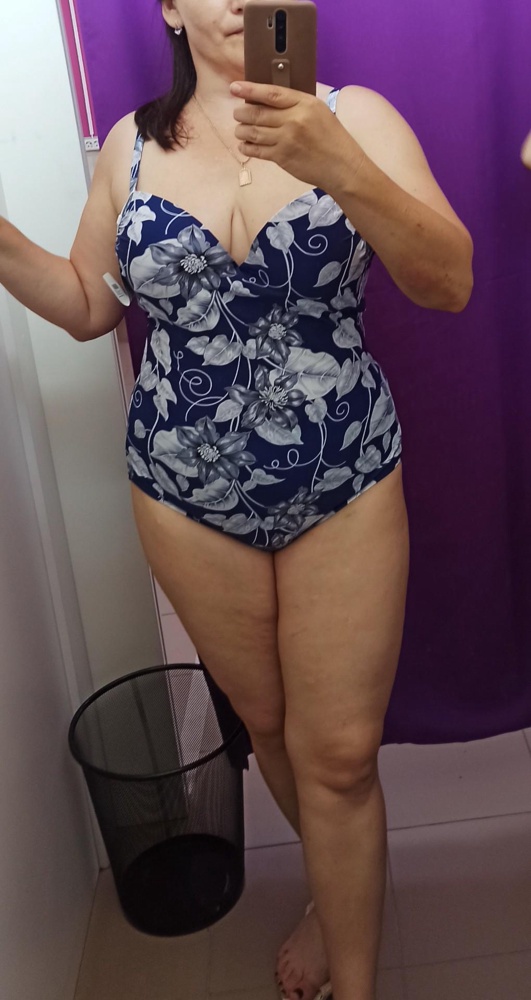 Очень понравился. Но большой на объемы 102-85-105..Возврат. закажу 48.