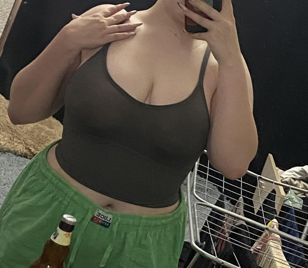 утягивает хорошо , но если бы был размер по больше, заказала бы больше 