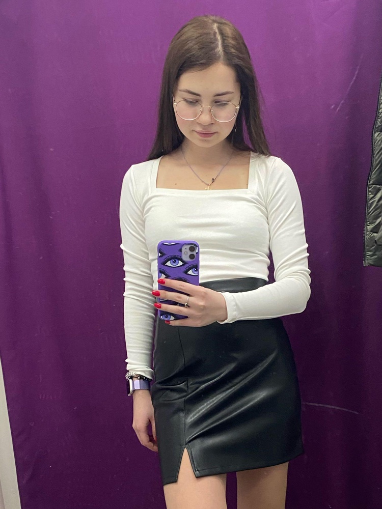 Очень классный лонгслив, подошёл по размеру и качество хорошее 