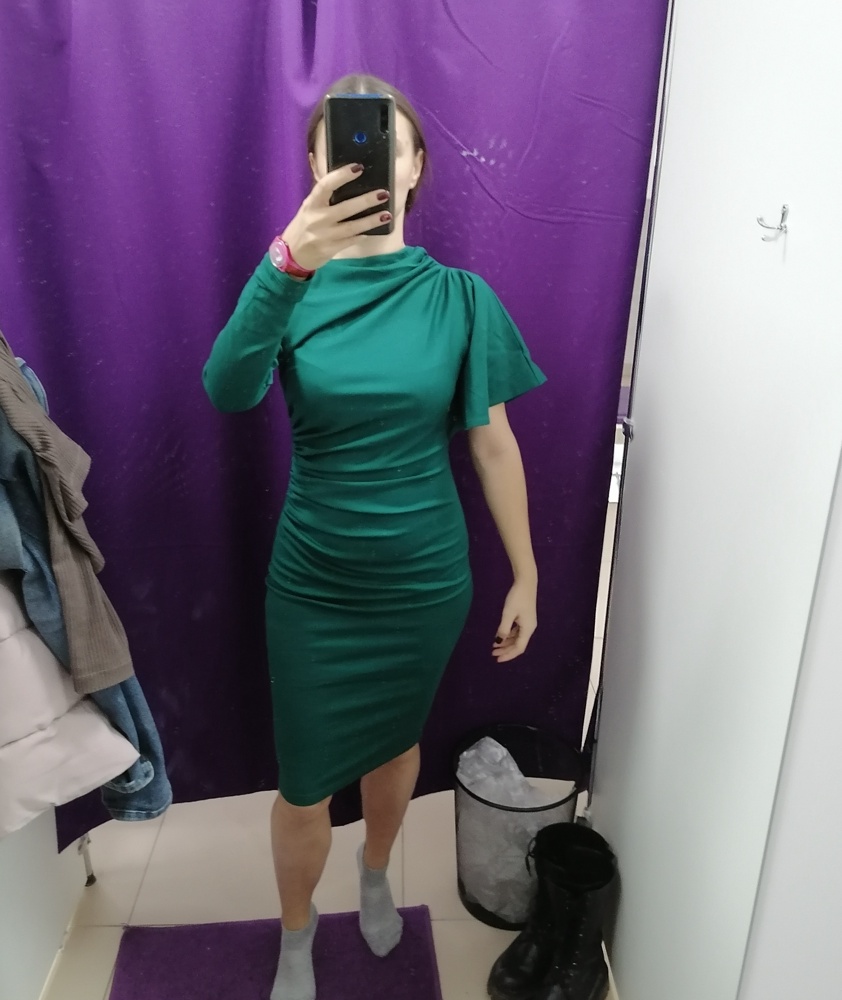 Очень понравилось! Плотный трикотаж, скрывает недостатки фигуры! Отличное! Пошито тоже очень хорошо 