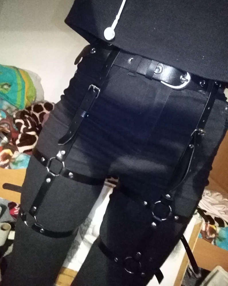 За свою цену вполне неплохо. Из минусов: плохо держатся на ноге, ремешки соскальзывют и растегиваются, приходится постоянно поправлять.