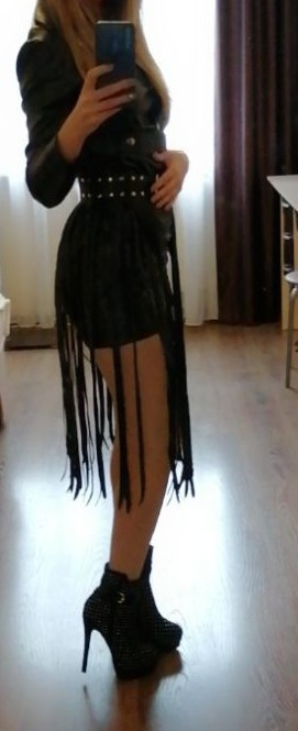 Очень классный пояс! Хотите произвести впечатление и быть в центре внимания - этот пояс для вас👍👍👍 качественный, повесить на тремпель и бахрома выпрямится☝️