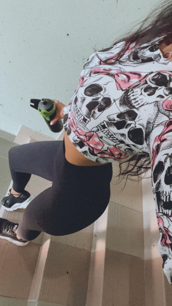 Отличный рашгард, принт оч красивый