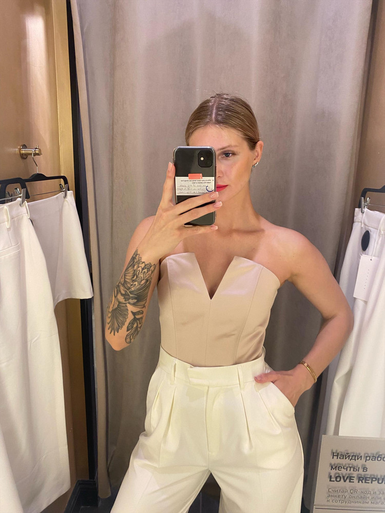 Качество отличное, своих денег стоит. Подошёл идеально. Очень элегантно и красиво смотрится. Советую🙏🏻