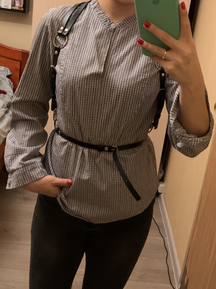 Обалденная просто портупея. У меня талия 67, грудь 86-88, и я взяла XS - и там ещё с запасом есть. Так что при российском размере 42-44 S - данный товар смело берите в размере XS