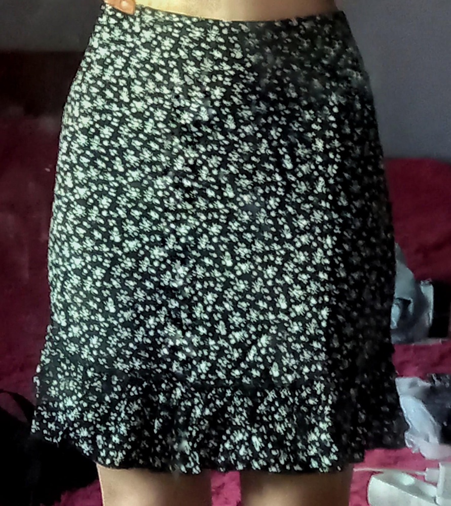 чуть свободная в талии, тонкая ткань, но не просвечивает, я довольна!