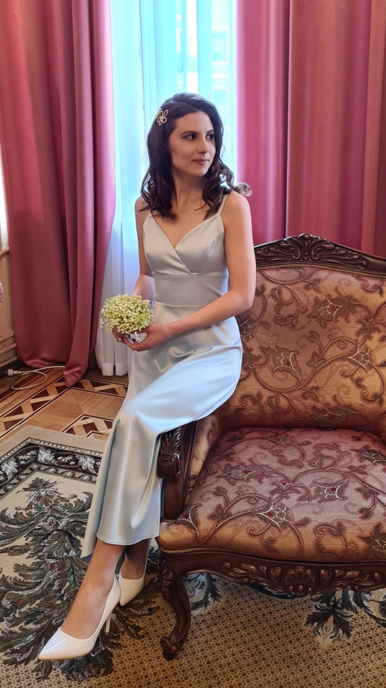 Эффектное платье👍 Лямки регулируются, ткань добротная,плотная. Брала за 8т.р, дорогова-то...))