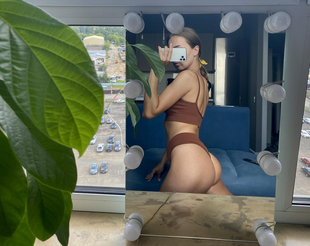 Белье очень стильное. Сидит по фигуре, чувствую себя в нем просто офигенно. Размер подошёл отлично, все как написано. 