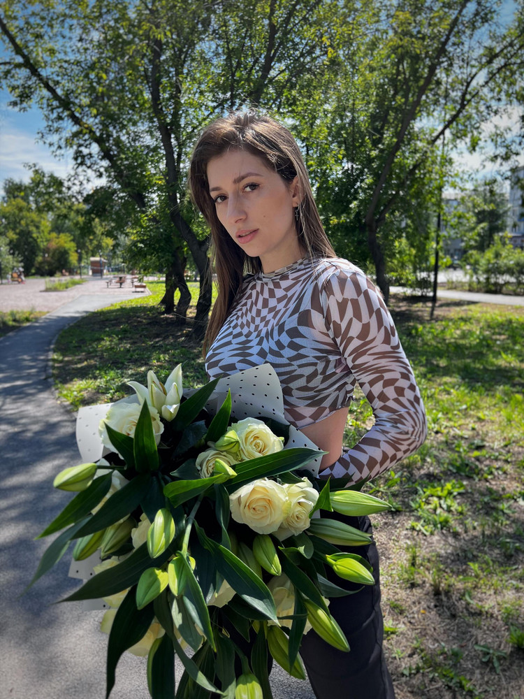 Стильный топ, сел хорошо на параметры ОГ 87, ОТ 74, рост 164. Взяла размер S