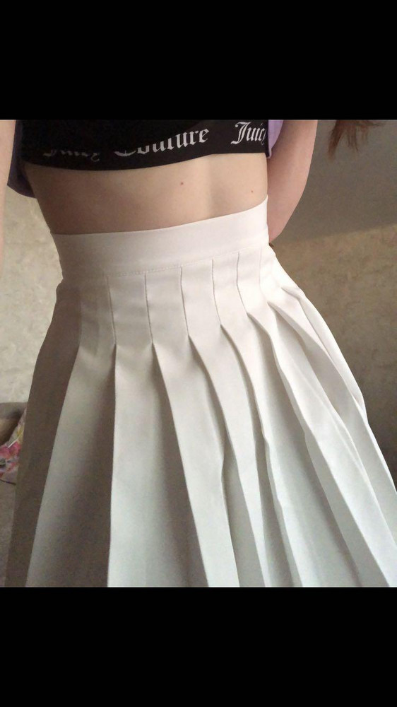 все ахYенно, сказать больше нечего. фотка не оч, закидайте дизами, размер xs, талия у меня см 63 вроде, села идеально, длина аXуенная тоже, тянется, минусов вообще как по мне нет за такую цену