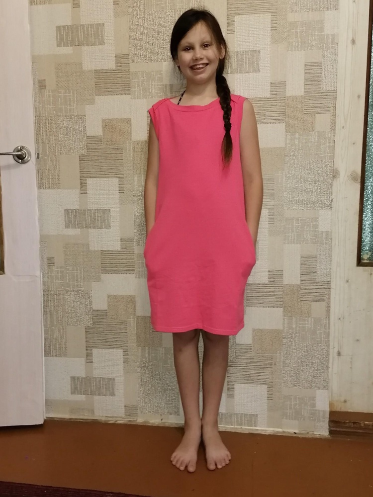 Очень красивое и приятное к телу платье, заказывала дочке.