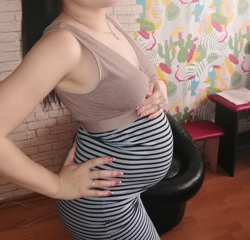 Качество очень хорошее 👍 мягкий, удобный, под грудью резинка не тугая - не давит