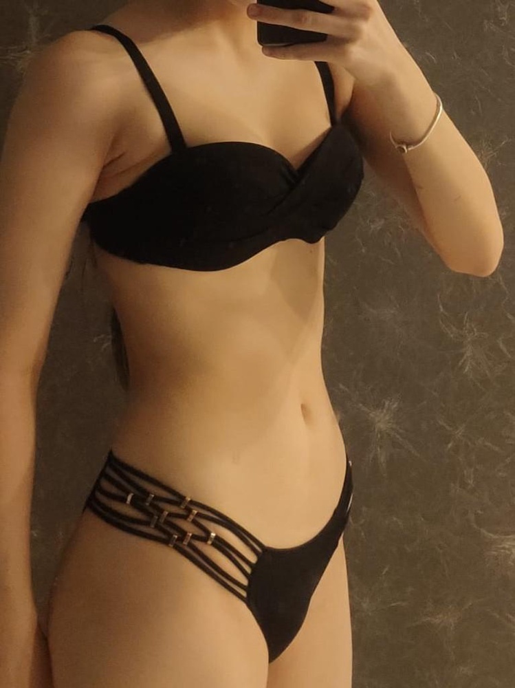 Отличный купальник, приятное качество, очень удобный, две пары плавок и обе необычны и удобны. Пришло быстро. Мои параметры ОГ 83 ОТ 63 ОБ 93 Взяла 38, сел отлично, выкупила