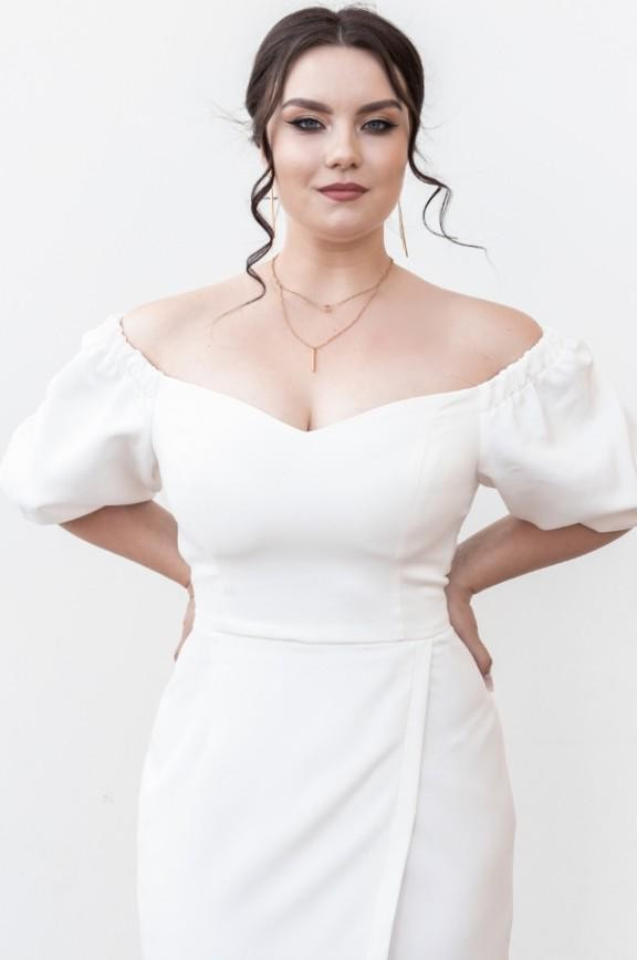 Платье понравилось , село отлично