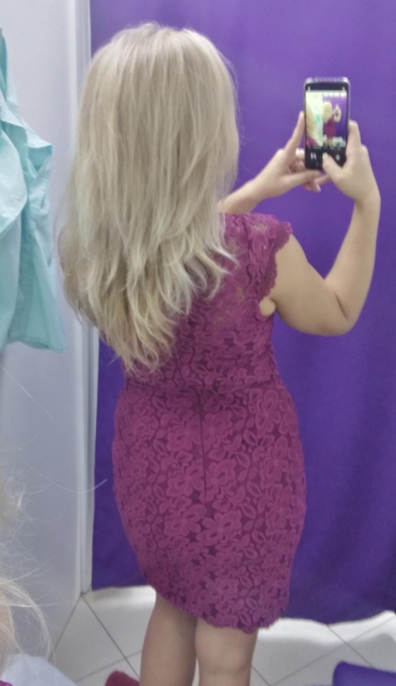 Классное платье, оригинальный покрой.У этой марки хорошо садятся платья по фигуре.